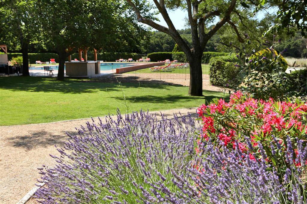Mercure Aix-En-Provence Sainte-Victoire Châteauneuf-le-Rouge エクステリア 写真