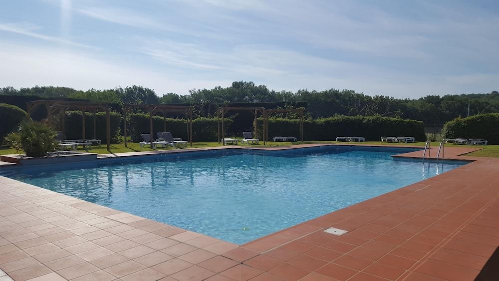 Mercure Aix-En-Provence Sainte-Victoire Châteauneuf-le-Rouge エクステリア 写真