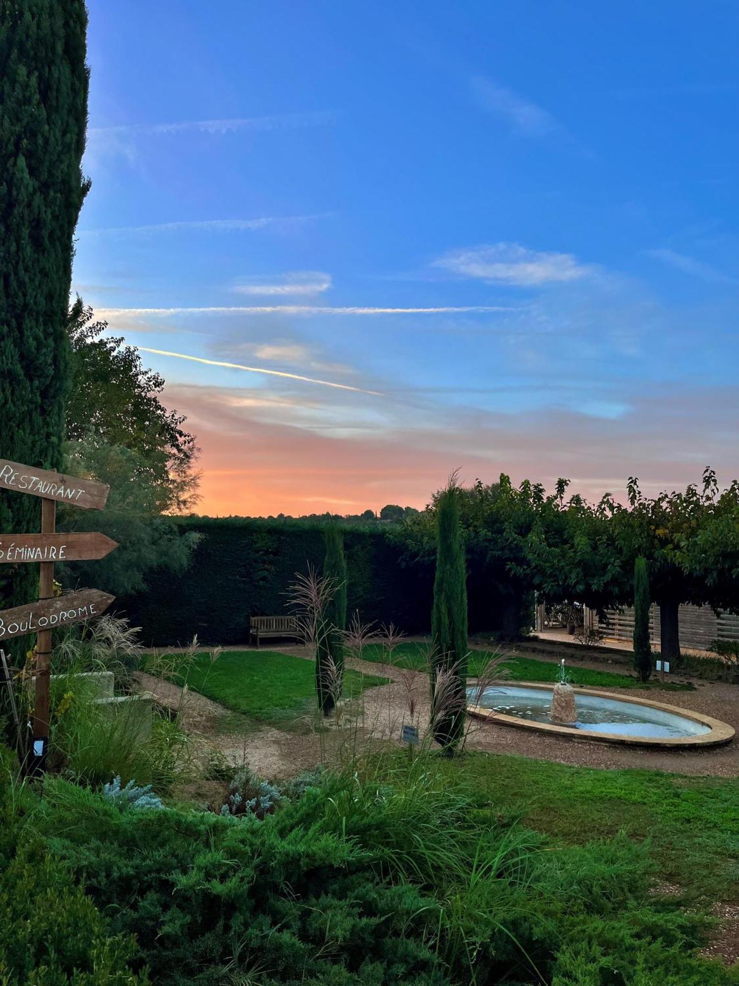 Mercure Aix-En-Provence Sainte-Victoire Châteauneuf-le-Rouge エクステリア 写真